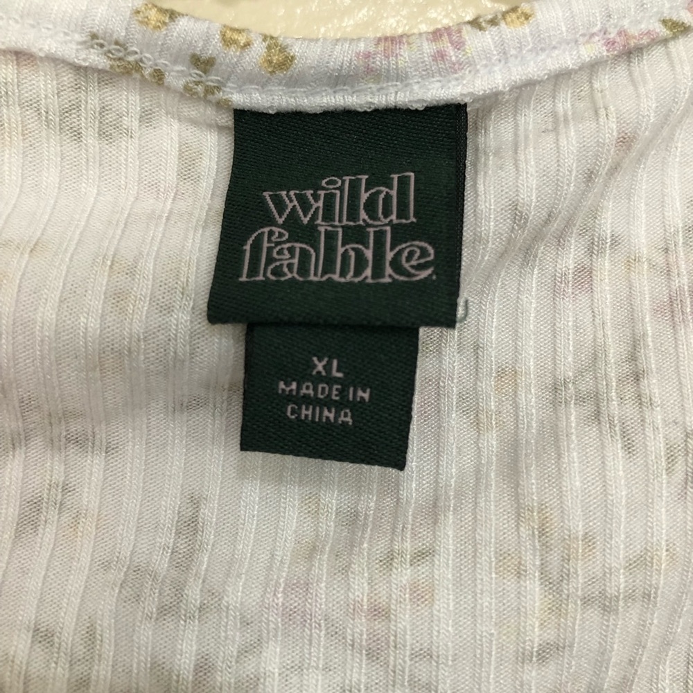 🔴Wild Fable floral Stretchy Crop  top. Scrunched sides short sleeves. Size XL. - Picture 14 of 14